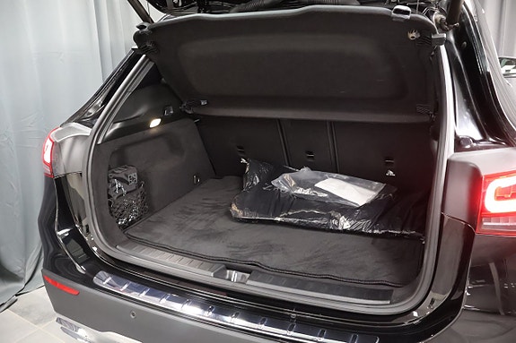 Mercedes-Benz GLA200 13 of 25