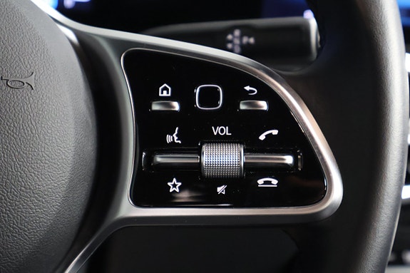 Mercedes-Benz GLA200 18 of 25