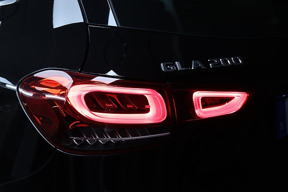 Mercedes-Benz GLA200 10 of 25