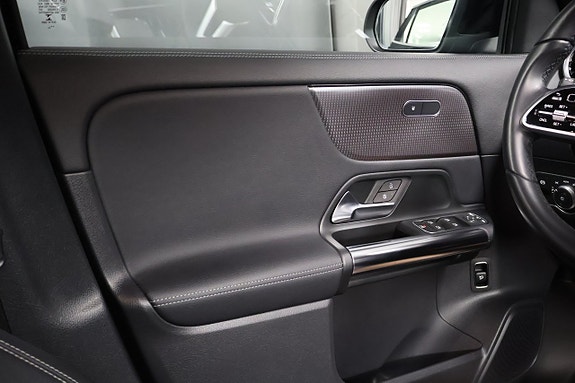 Mercedes-Benz GLA200 15 of 25