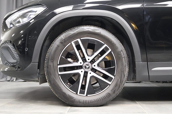 Mercedes-Benz GLA200 5 of 25