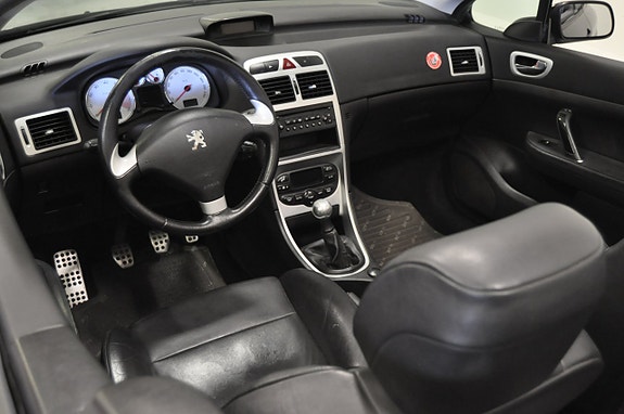 Peugeot 307 CC 14 of 16