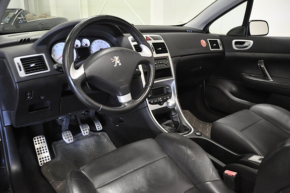 Peugeot 307 CC 15 of 16