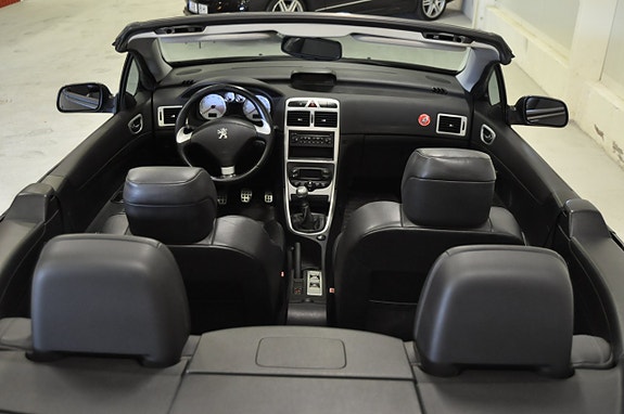 Peugeot 307 CC 12 of 16
