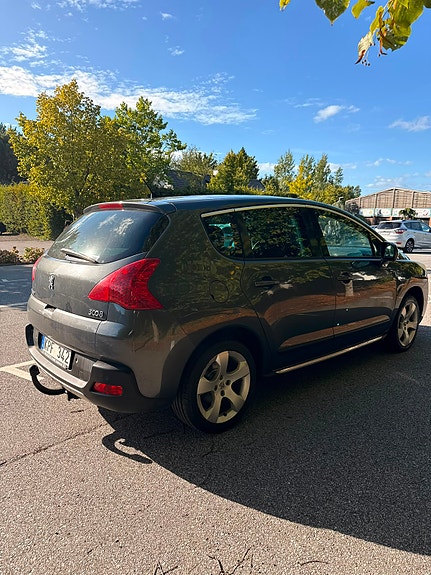 Peugeot 3008 2 of 13