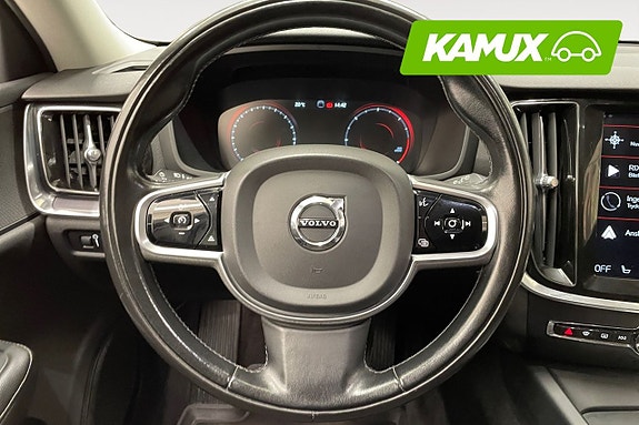 Volvo V60 Cross Country 13 of 23