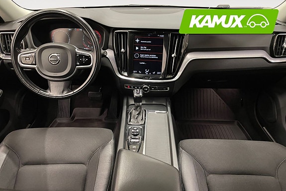 Volvo V60 Cross Country 10 of 23