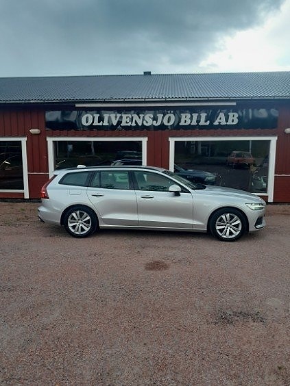 Volvo V60 2 of 5