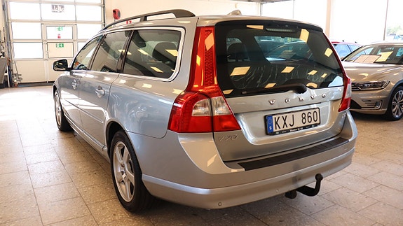 Volvo V70 4 of 14