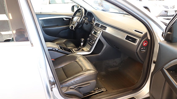 Volvo V70 10 of 14