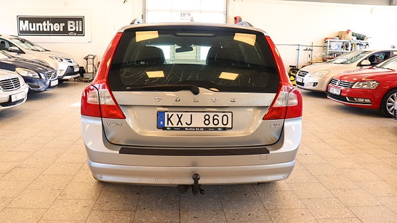 Volvo V70 8 of 14