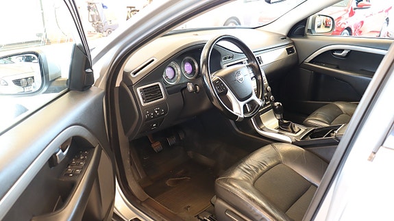 Volvo V70 12 of 14