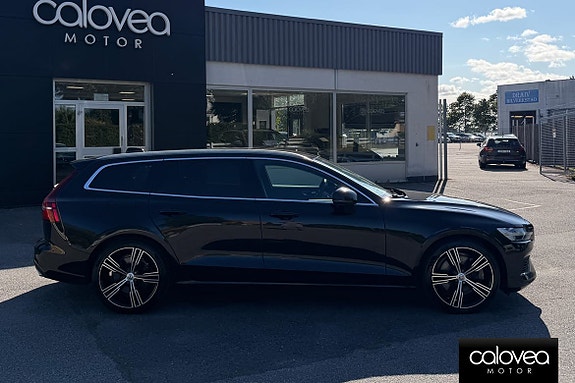 Volvo V60 2 of 15