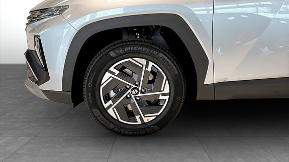 Hyundai Tucson 9 of 11