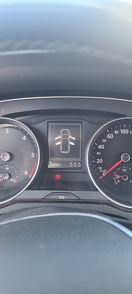 Volkswagen Passat 2 of 6