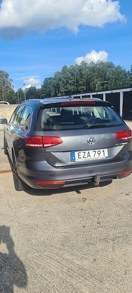 Volkswagen Passat 4 of 6