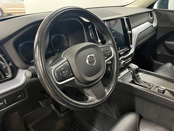 Volvo XC60 15 of 23