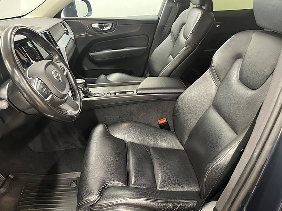 Volvo XC60 12 of 23