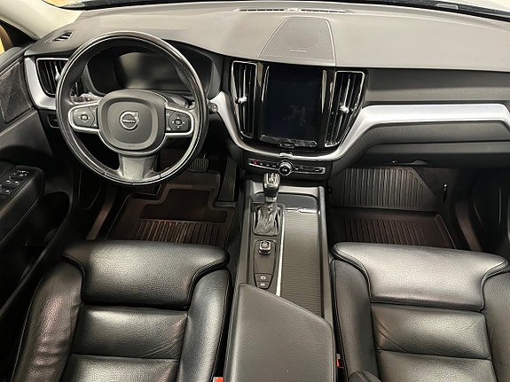 Volvo XC60 17 of 23