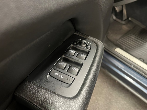 Volvo XC60 13 of 23