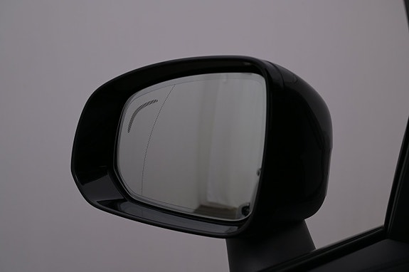 Volvo XC90 16 of 27