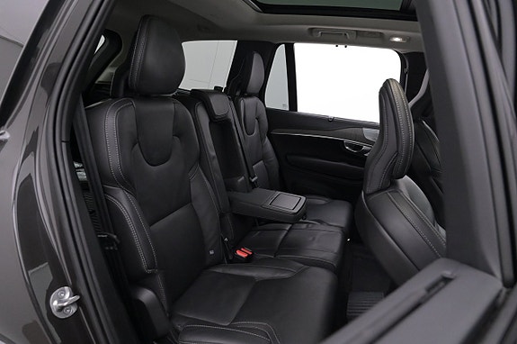 Volvo XC90 19 of 27