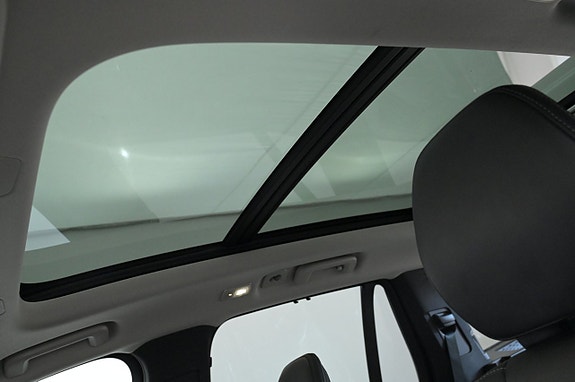 Volvo XC90 18 of 27