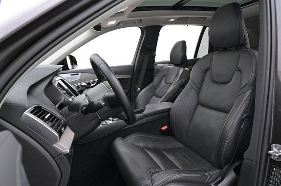 Volvo XC90 9 of 27