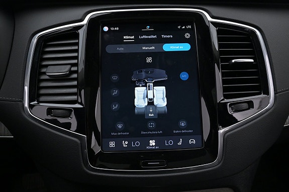 Volvo XC90 14 of 27