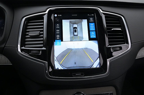 Volvo XC90 11 of 27