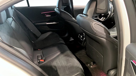 Mercedes-Benz C300 e 5 of 8