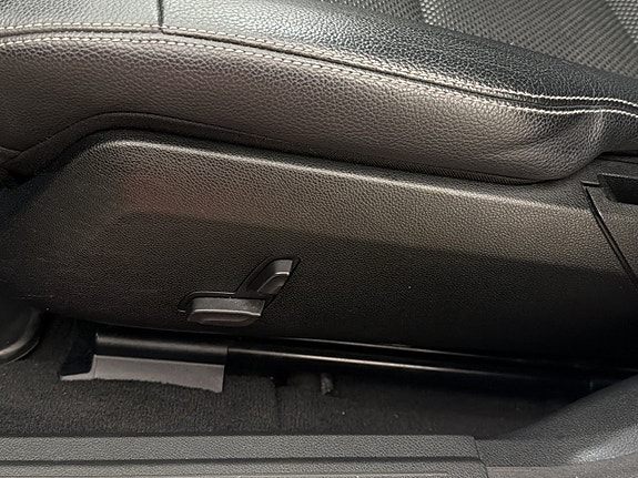 Mercedes-Benz E220 14 of 25