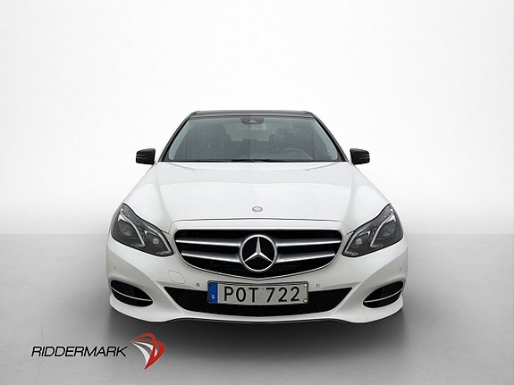 Mercedes-Benz E220 2 of 25