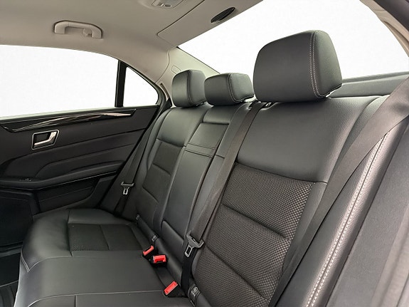 Mercedes-Benz E220 13 of 25