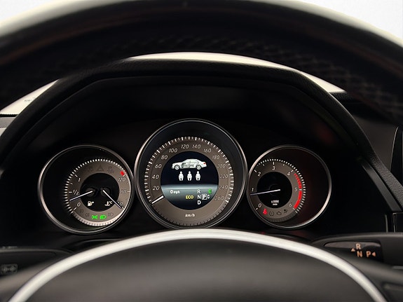 Mercedes-Benz E220 15 of 25