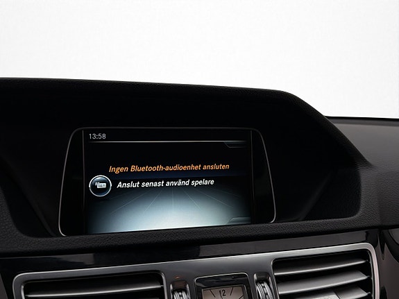 Mercedes-Benz E220 21 of 25