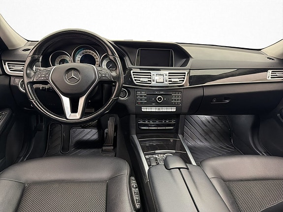 Mercedes-Benz E220 10 of 25