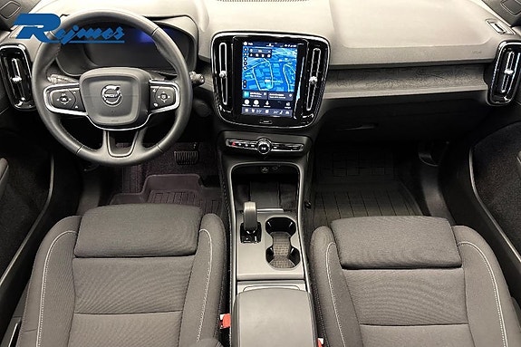 Volvo EX40 7 of 22