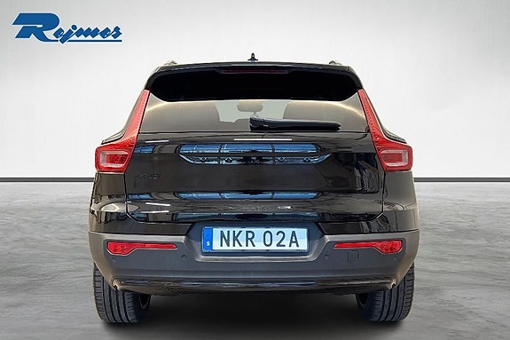 Volvo EX40 5 of 22