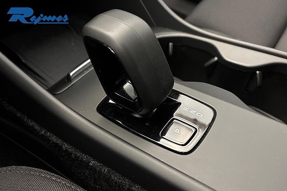 Volvo EX40 18 of 22
