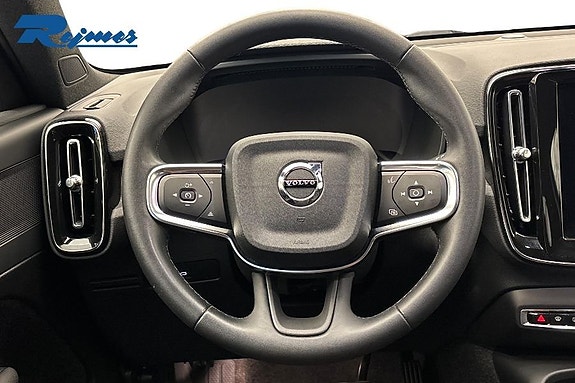 Volvo EX40 10 of 23