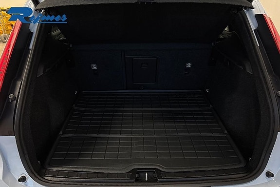 Volvo EX40 13 of 23