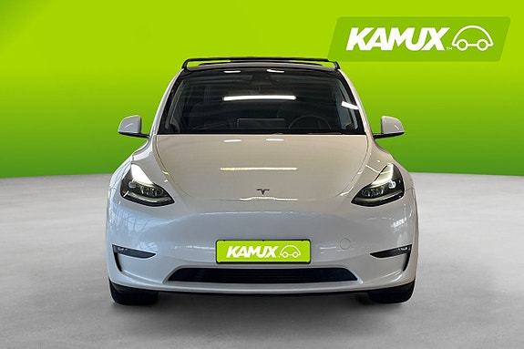 Tesla Model Y 6 of 18