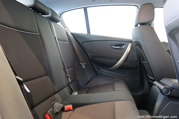 BMW 118d 8 of 15