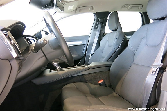 Volvo V90 8 of 19