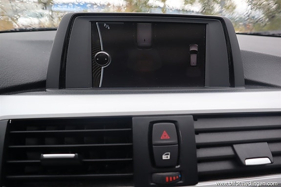 BMW 320 14 of 17