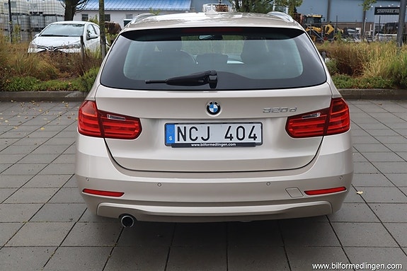 BMW 320 9 of 17