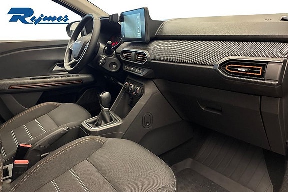 Dacia Sandero 5 of 17