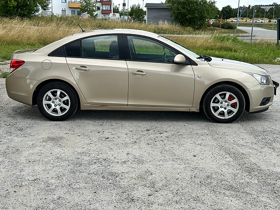 Chevrolet Cruze 6 of 9