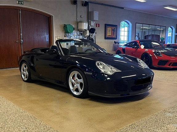 Porsche 911 4 of 30